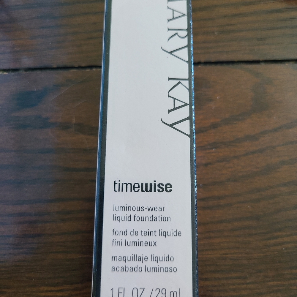 Mary Kay Timewise Luminous-Wear, Ivory 4